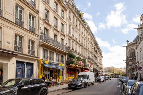 Superb tiny house in heart of Paris 1st!