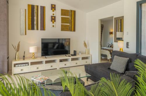 Villa Les Arbousiers - Piscine Chauffée Sécurisée - 210m2 - 4 Suites