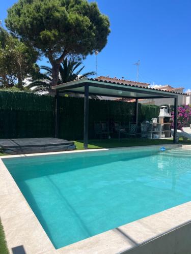 Bazén v ubytování Sol playa piscina nebo v jeho okolí