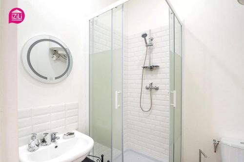 Ванная комната в L'Oasis by iZiLi - Proche Hypercentre - Paisible