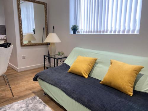 Llit o llits en una habitació de Stylish Flat - Sunderland City Centre - Sleeps up to 3