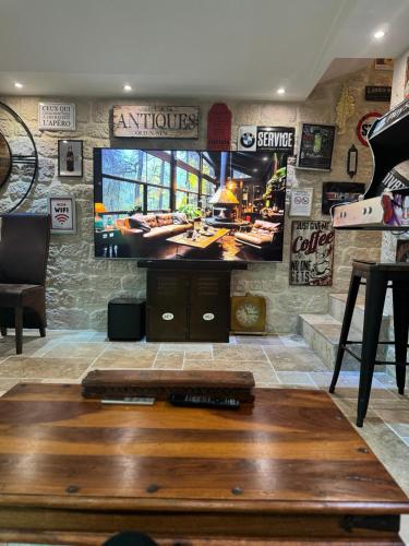 Φωτογραφία από το άλμπουμ του SUITE 785 Chambre Jacuzzi Sauna σε Μοντωμπάν