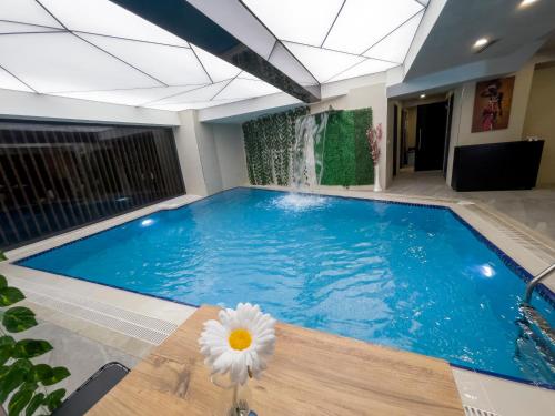 Bazén v ubytování Martinenz Hotel nebo v jeho okolí
