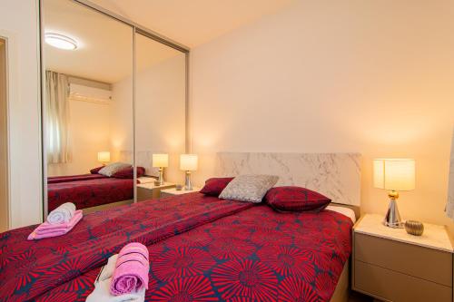 Flexible SelfCheckIns 74 - Zagreb - Garage - Loggia - New