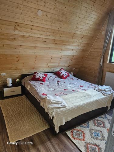 Katil atau katil-katil dalam bilik di Cabana Apuseni Forest