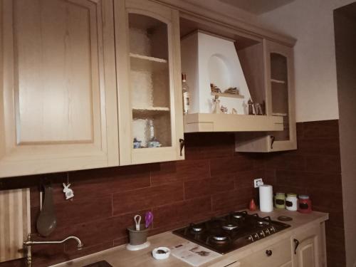 Una cocina o zona de cocina en "Le Chat Libre" Alloggio Turistico