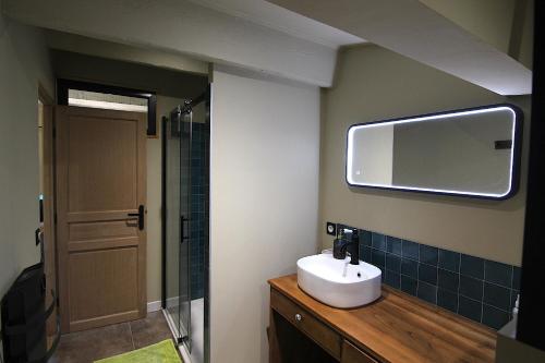 Bilik mandi di Appartement de 40m2 indépendant