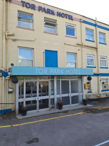 a for park hotel building with a for park hotel sign at Tor Park Hotel in Torquay