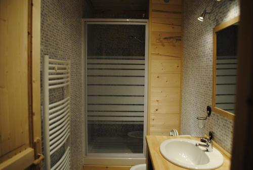 Ванная комната в La Joubarde