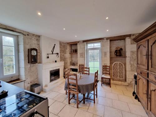 Una cocina o cocineta en Un gîte en Charente, gîte 4 étoiles