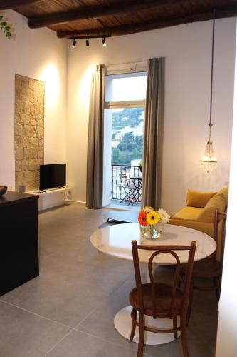Tarsia Home View