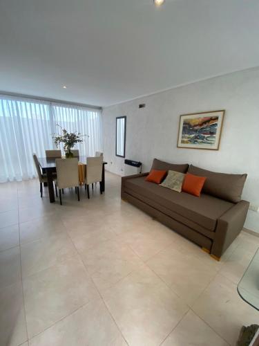 Χώρος καθιστικού στο Confortable casa en Mendoza.