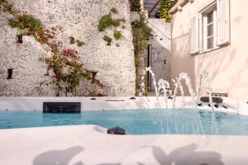Villa Miri, Heritage Superior Villa with Swimming Pool
