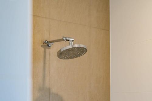 Bilik mandi di 72 Seagull Ave Chiton - BYO Linen