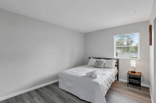 Katil atau katil-katil dalam bilik di Housepitality - The Gahanna Ranch - 3 BR - Airport