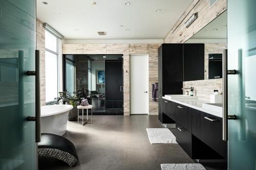 Μια τηλεόραση ή/και κέντρο ψυχαγωγίας στο The George - Old Town Scottsdale private micro-resort, near the best restaurants and nightlife in AZ