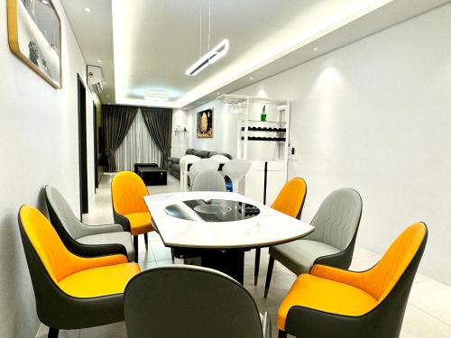 Η κουζίνα ή μικρή κουζίνα στο Armadale Residence 3R3B@GalaCity