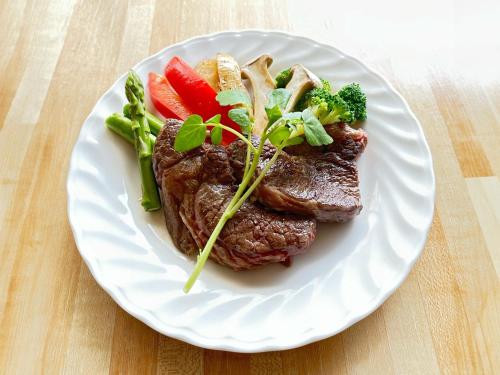 ホテルの敷地内または近くでの食事または食べ物
