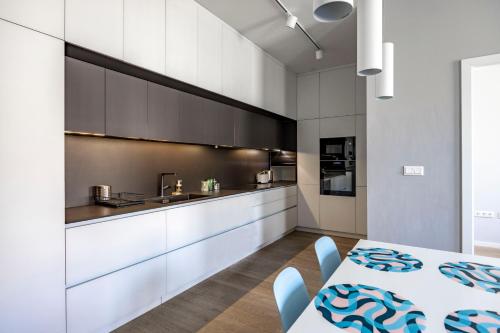 Stylish & Spacious Central Suite by Prestige Homes 1066 Budapest, Teréz körút 2 kép - 3