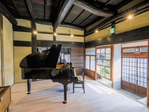 Galeriebild der Unterkunft Tetsu-juro former Ogunis residence , Himeji Castles back parlor-like"400-year-old inn" in Fukusaki