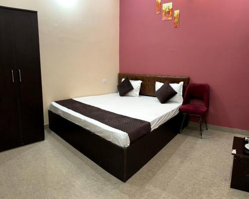 Легло или легла в стая в Hotel Chandra Dreams