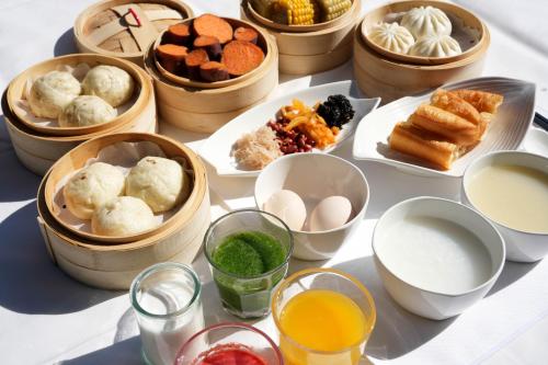 Jídlo v hotelu nebo okolí