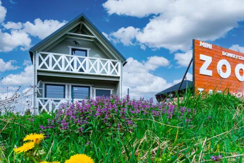 Photo de la galerie de l'établissement Domek wczasowy z dostępem do Mini zoo Donkeyszot, à Rogozina