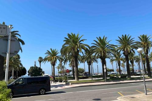Primera línea de MAR con jardín