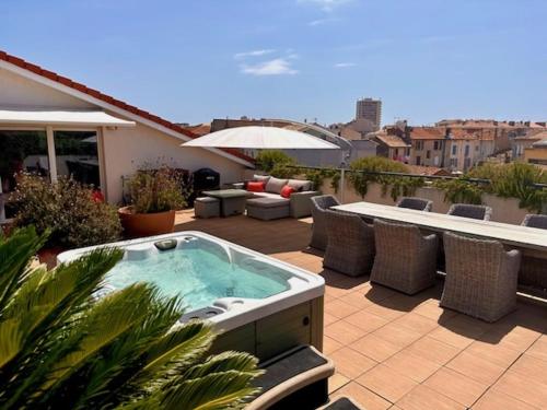Patio d'Azur toit terrasse haut de gamme 3 ch jacuzzi coeur de ville et plage