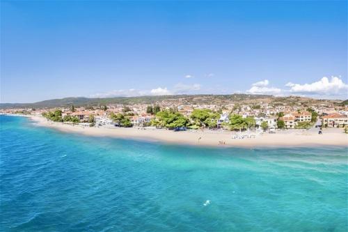 Sirius Villa Nikiti Sithonia Halkidiki 3 bedrooms 8 guests