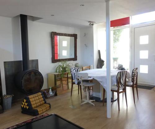 Photo de la galerie de l'établissement Le Jardin Ecolodge, à Lamarque-Pontacq