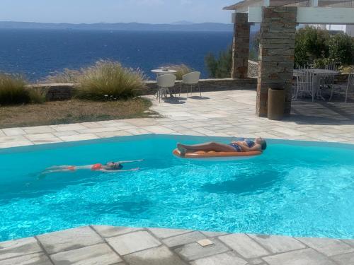 Elli s seafront pool villa, 100 m from quiet sandy beach in Kea, Cyclades