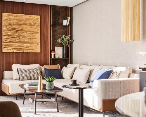 Χώρος καθιστικού στο Thompson Madrid, by Hyatt