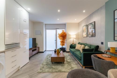 Modern apartment-2Bedrooms 2Baths-Malasaña