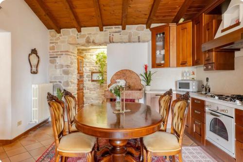 Gallery image of Affascinante appartamento nel Castello. in Moniga