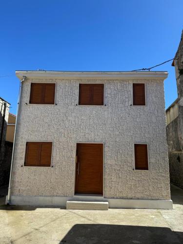 STONE HOUSE ''ZARA''