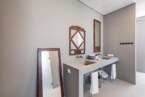 Gambar di galeri bagi GuestReady - Sunset Pool House di Esposende