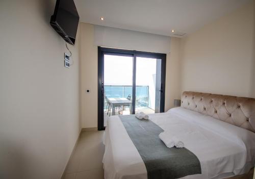 Sunset Drive 10 - 20 Luxury beach