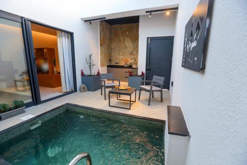 Πισίνα στο ή κοντά στο Suffah Chalet شاليه صفة