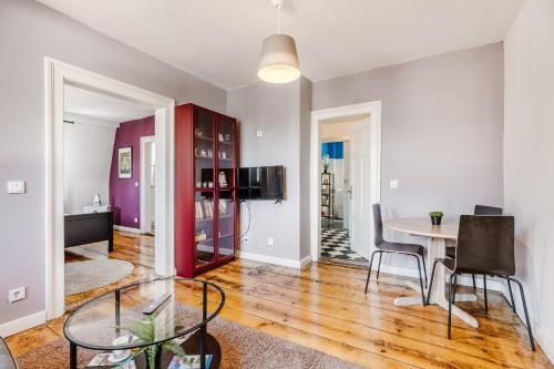 Μια τηλεόραση ή/και κέντρο ψυχαγωγίας στο Old Town Center Apartments
