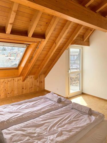 Легло или легла в стая в Charming penthouse with veranda in the center of Brig
