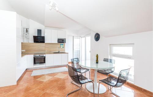 2 Bedroom Amazing Apartment In Okrug Gornji