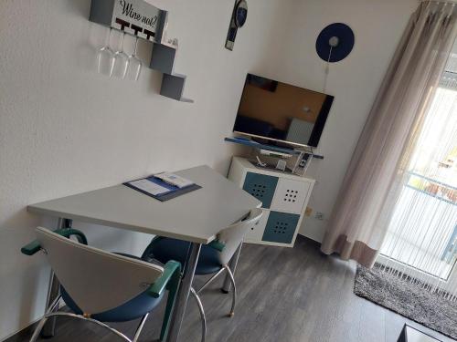 TV a/nebo společenská místnost v ubytování Hotelpension Gästehaus Birgit