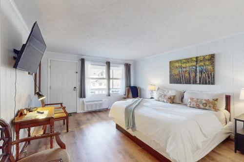 Ένα ή περισσότερα κρεβάτια σε δωμάτιο στο Dogwood - Unit 603