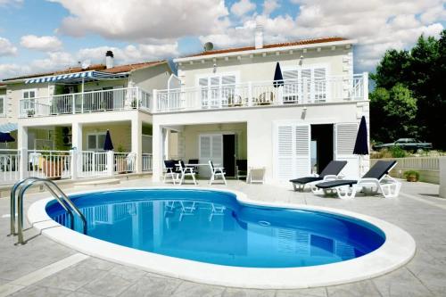 Πισίνα στο ή κοντά στο Elegant Villa in Brač with Private Pool