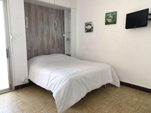 Photo de la galerie de l'établissement Studio lumineux avec climatisation et wifi à Balaruc-les-Bains - FR-1-553-61, à Balaruc-les-Bains