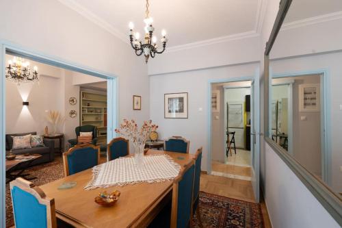 Vintage 1BR in Exarchia Timeless