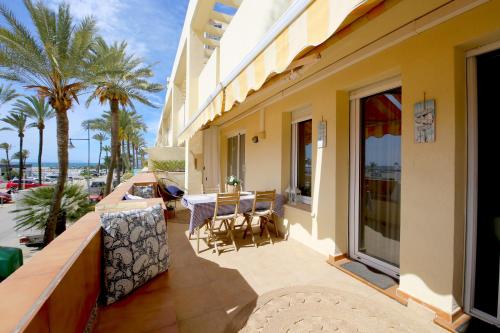 Estepona Port Apartment YVONNE