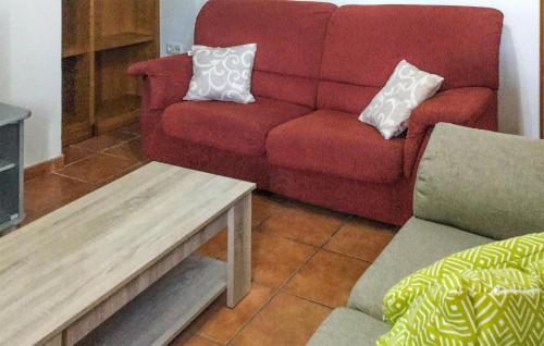 Χώρος καθιστικού στο Amazing Home In Ortigueira With Wifi