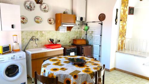 Cuisine ou kitchenette dans l'établissement Lerici - Il Terrazzino di Zia